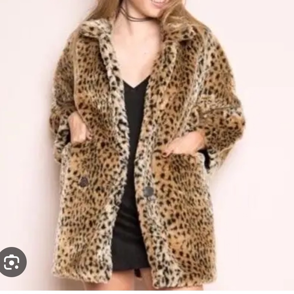 Brandy Melville Faux Cheetah Teddy Coat - Brown and Black